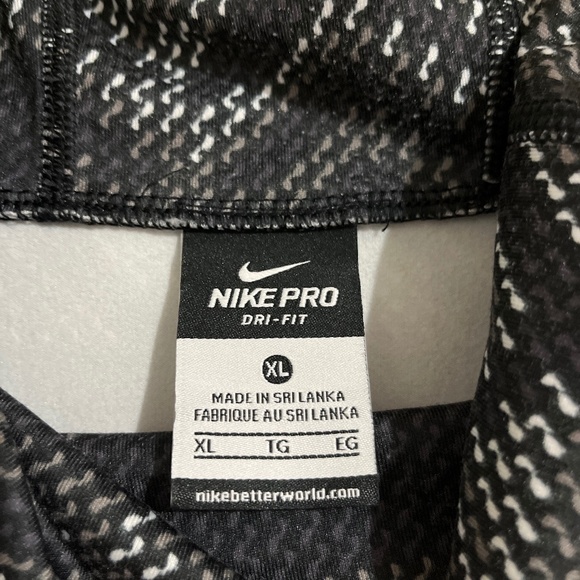 Nike PRO Women Black & White Athletic Turtleneck Shirt in Abstract Print Sz-XL - Picture 5 of 6